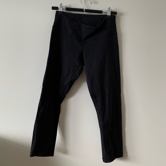 Lululemon Wunder Under Crop - Picture 3 of 5